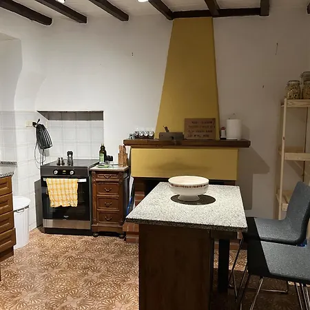 Lovely Tuscan Mountain Village Casa vacanze Sassi
